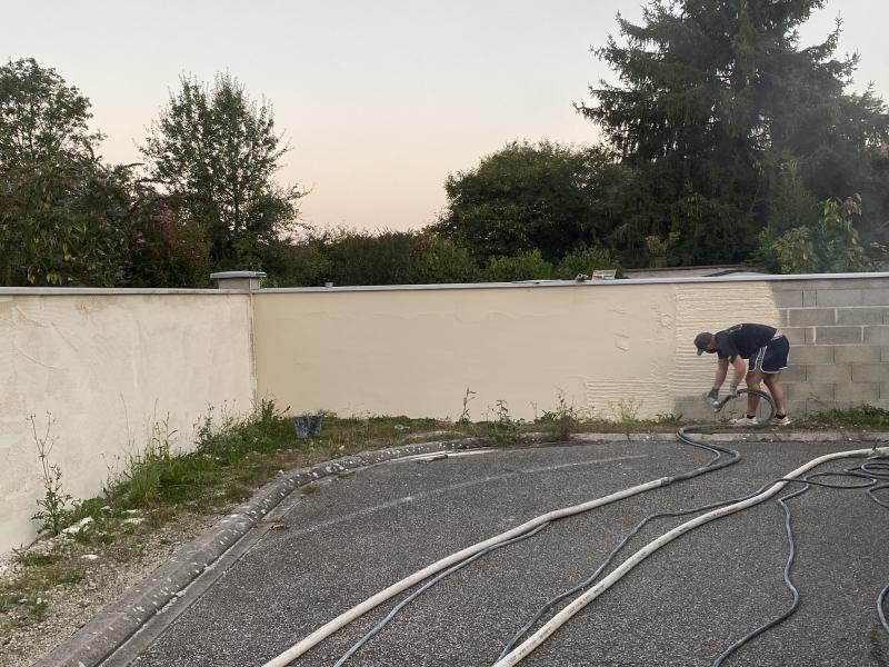 De la peinture à l'enduit